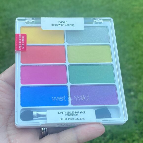 Two Wet n Wild Limited Edition Eyeshadow Pallets - Picture 2 of 9